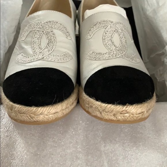 Chanel Espadrilles Size 8.5 - Picture 1 of 2